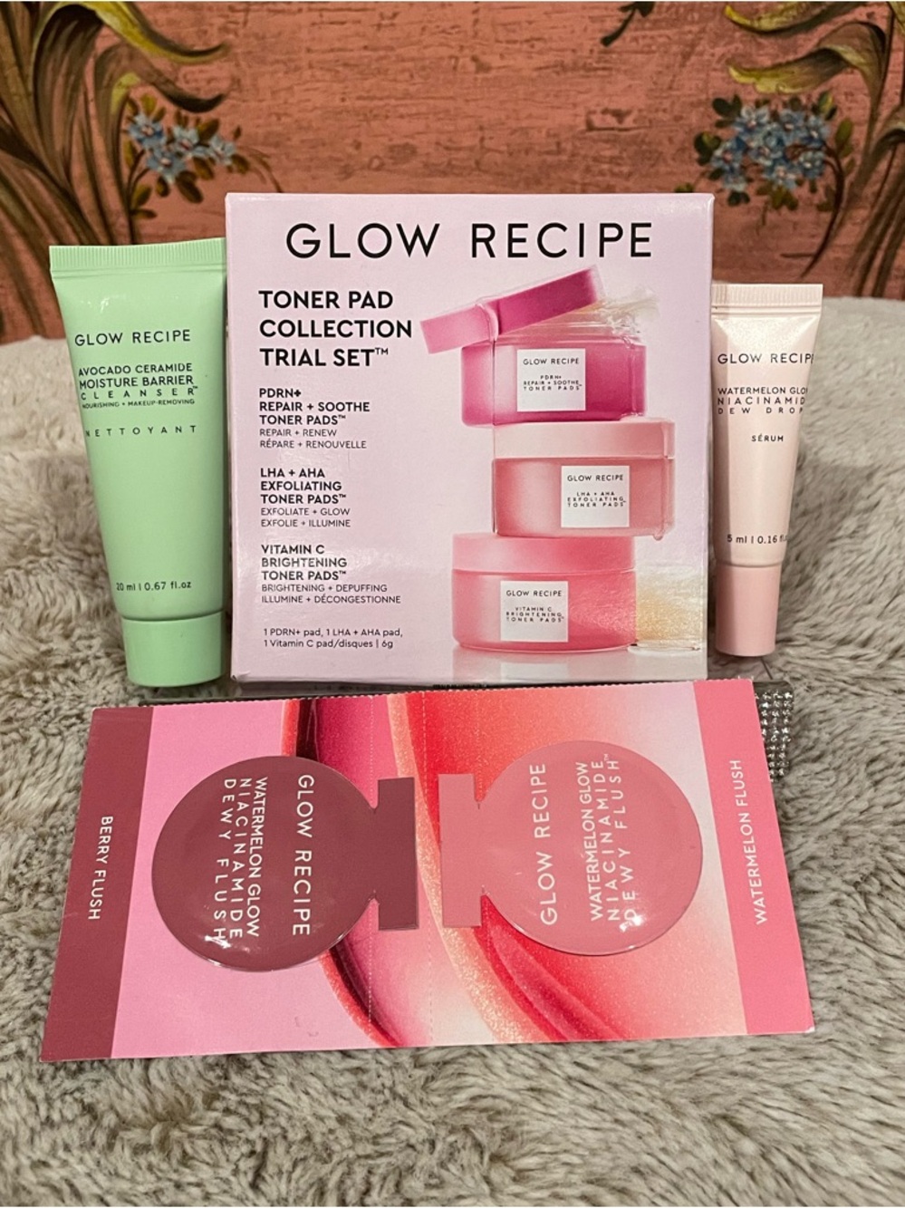 Glow Recipe Toner Pad Collection Trial Set + Serum & Moisture Cleanser - Picture 3 of 8